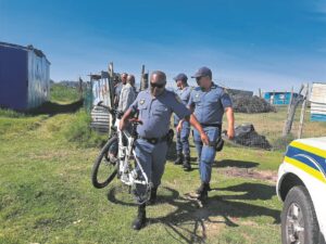 Polisie trek twee vas ná fietsryers beroof