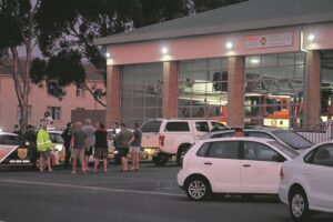 Vyf gewond toe skote weer in berugte Strand-gemeenskap klap
