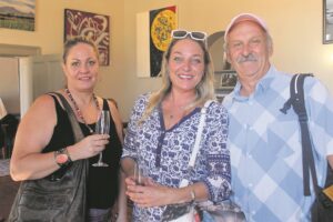 PHOTOS: Art lovers toast to season celebrations
