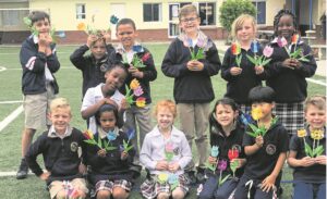 Year 1 class does tulip origami