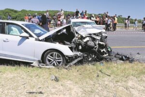 Trompop-botsing op Macassar-weg eis vrou (49)