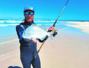 Fishing in rocky areas vs fishing in sandy areas