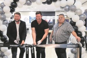 Samsung Somerset Mall back with a bang!
