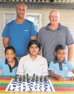 Chess players qualify