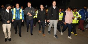 Strand: Burgemeester patrolleer