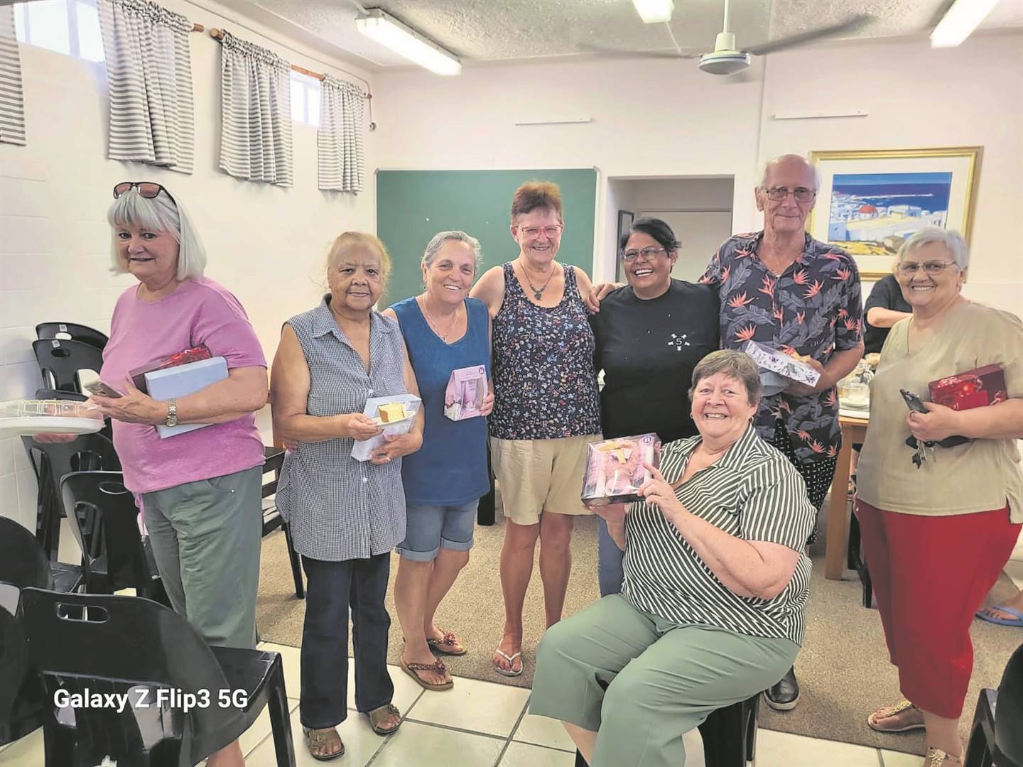 Cerfontein also visited seniors in the community who were unable to attend the Senior Citizens Capacity Building event. She visited seniors of Voortrekker Park and Morkel Cottage and handed a little treat with pamper gifts and cake thanks to a kind donation from Leon Automotive. Pictured are some of the seniors of Voortrekker Park.  