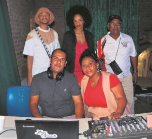 FOTO’S: Rugbyklub verruil die bal vir musiek en skaterlag