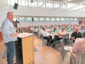 Huis Soeterus hou suksesvolle fondsinsamelingsontbyt