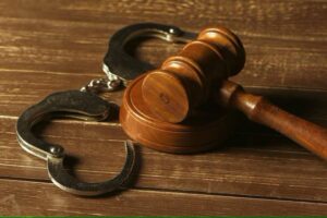 Hero taxi driver nabs suspected armed robbers