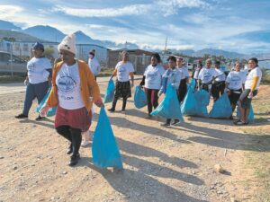 Nomzamo activists roll up their sleeves