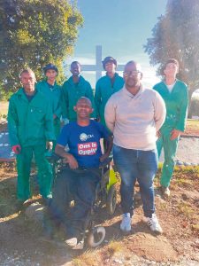 Raadslid help verfraai