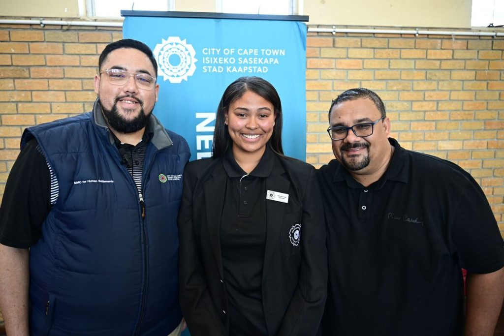 Carl Pophaim, Tatum Hector en Peter Helfrich.