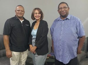 Inspirerende gaste besoek Macassar-ateljee