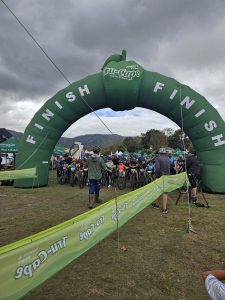 Warrior Weekend skenk geld aan HS Grabouw