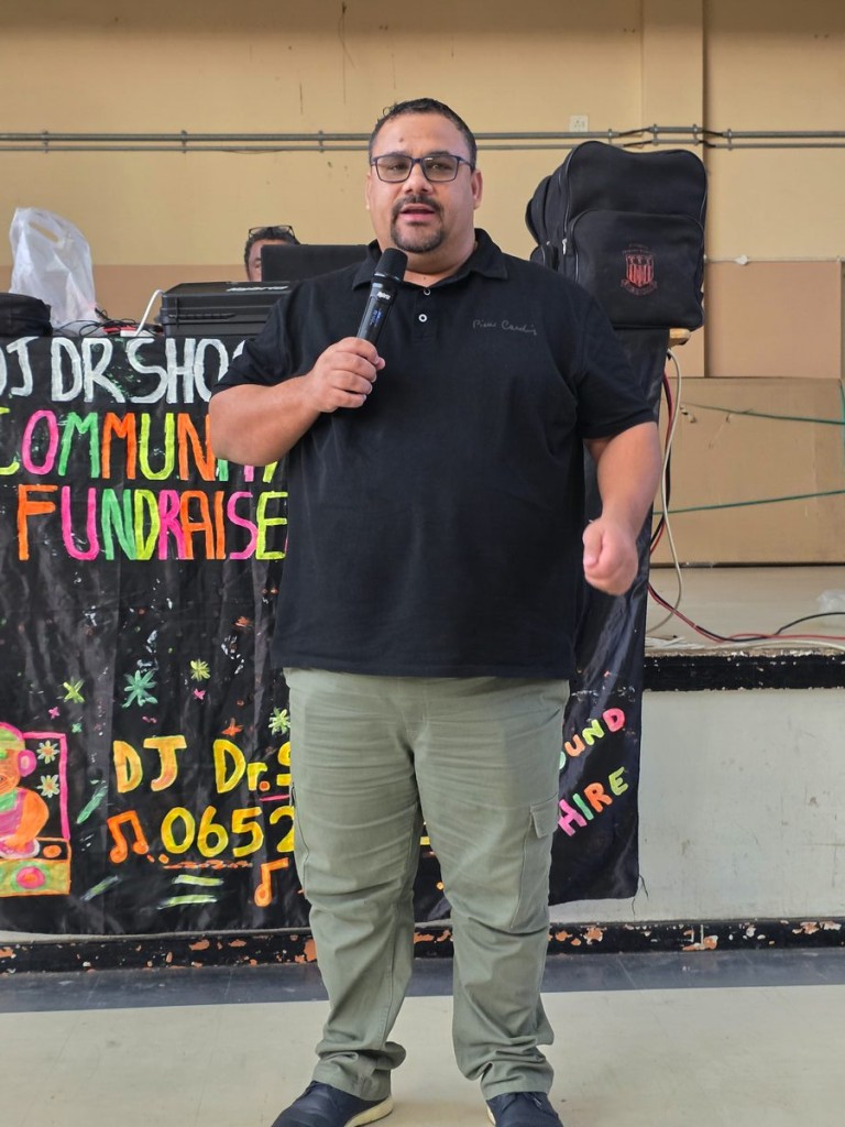 Raadslid Helfrich kan identifiseer met 'rowwe slapers' – was self haweloos.