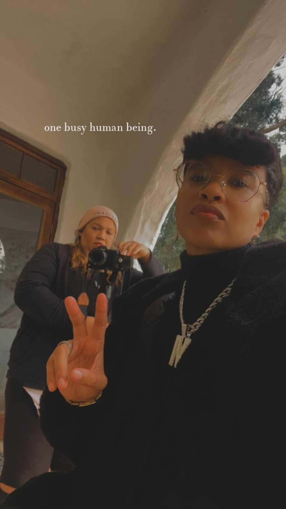 Videograaf Farron Middleway en Marshin' Hendrix tydens die verfilming van die musiekvideo vir 'Tyd sal bewys'.