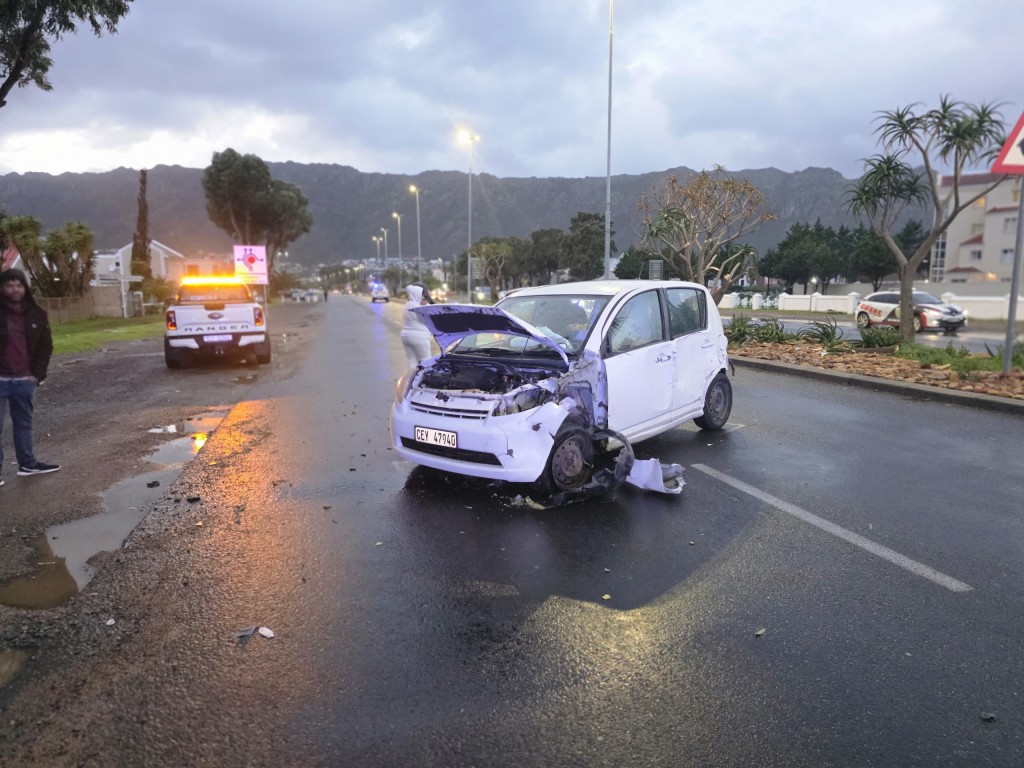 The driver of the Daihatsu hatchback sustained minor injuries as a result of the collision.