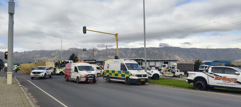 Emergency services responding to truck collision at N2/Broadlands Road