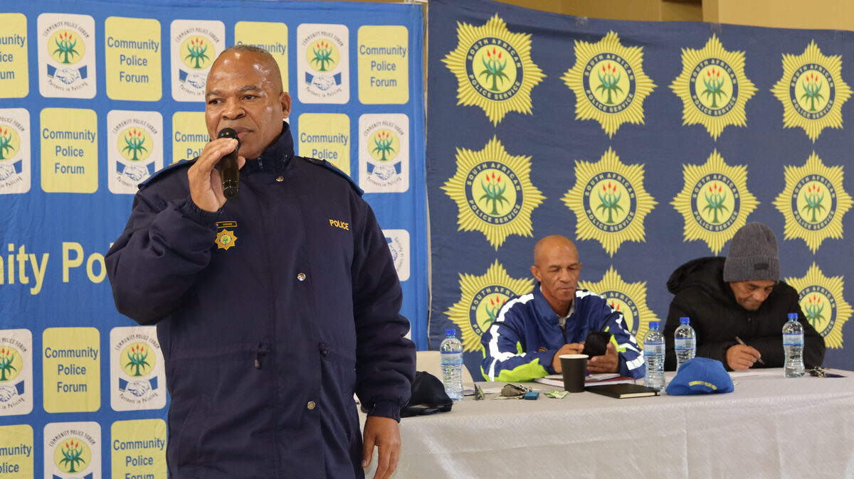 Nuwe stasiebevelvoerder kol. Nodume gee aandag aan klagtes en vra gemeenskap om verdagte voertuie te rapporteer.