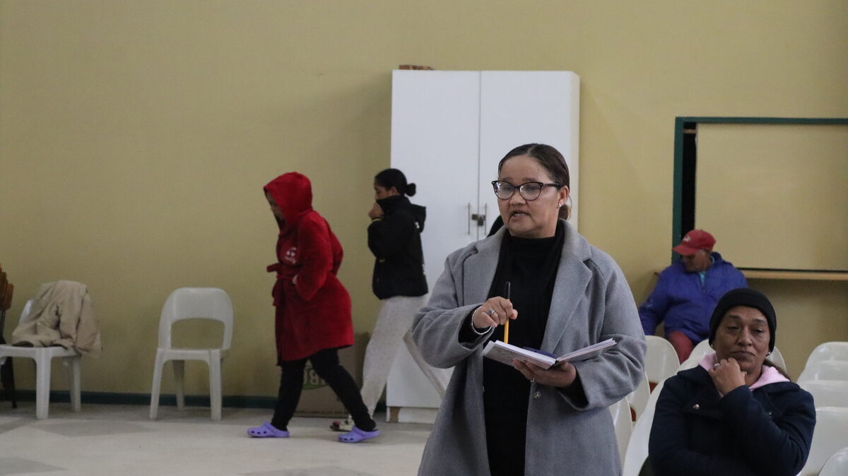 Lisa Visser van Rusthof se Gemeenskap in Blou spreek kol. Nodume aan oor beskerming van geslagsgeweld-slagoffers.