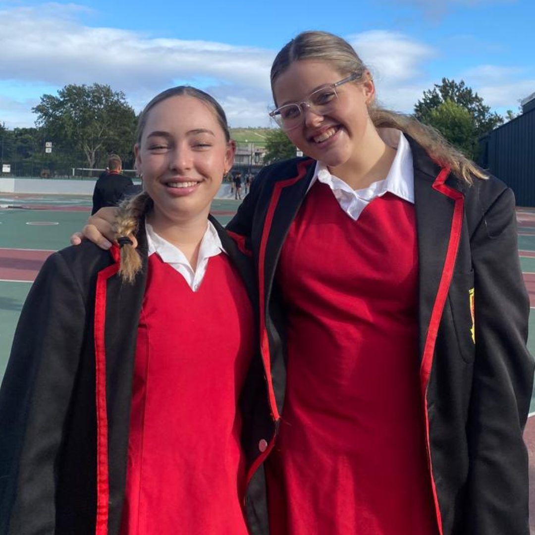 Strand-duo wen redenaars-kompetisie met kusdialekte-viering