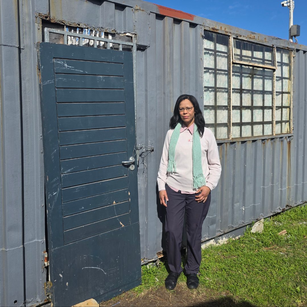 SenCIT Resthaven-bestuurder Sr. Smith by stoorhuisie waar klere tussen 18-23 Julie gesteel is.