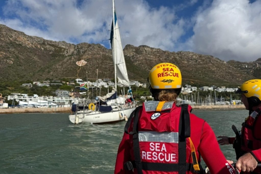Duty crew of the NSRI Gordon's Bay assisted in two rescues at the weekend.
