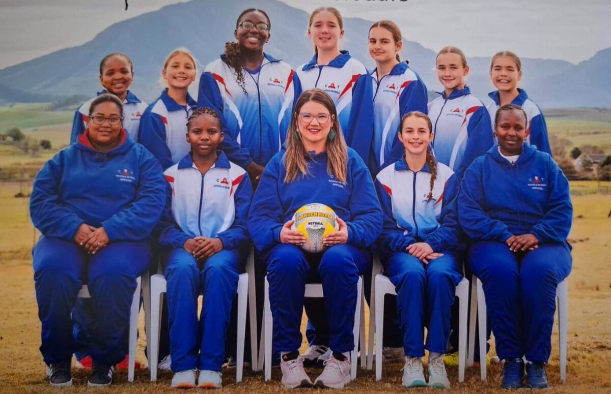 Back row (from left) are Kulungile Mliswa, Miemie Spies, Jireh Mukonkohle, Carla Barnard, Isabella van Wyk, Jaime Sprong and Zara Brinkhuis. Front: Domonique Lakay (manager), Luniko Mahlungulu, Rouvé Bergmann (coach), Joalé Janse van Rensburg and Ncumisa Gxowa (umpire).