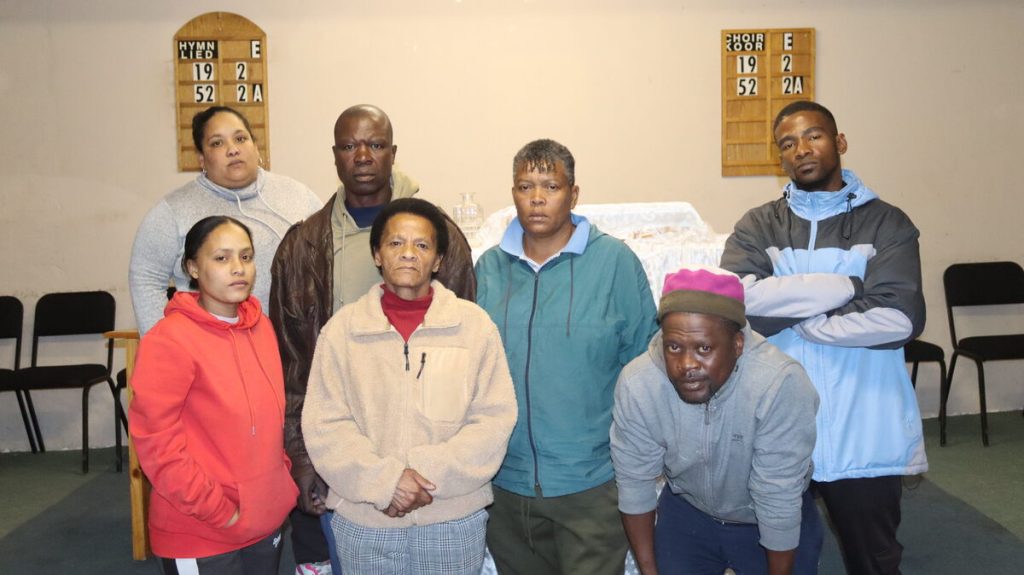 Groep Deepfreeze-brandslagoffers bespreek hulle kommer oor onvoldoende hulp van die Stad Kaapstad sewe maande later.