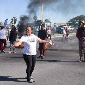 ‘Gee ons elektrisiteit!’ roep Beverly Hills-inwoners tydens betoging