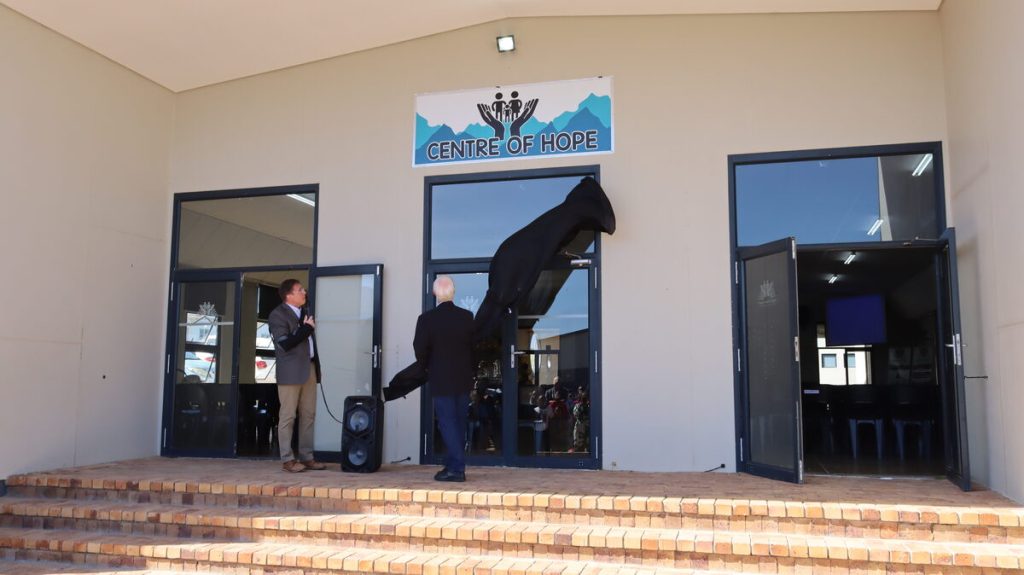 Pastor Christopher Dick (left) and Bruce Jackman at Hope and Light school hall unveiling