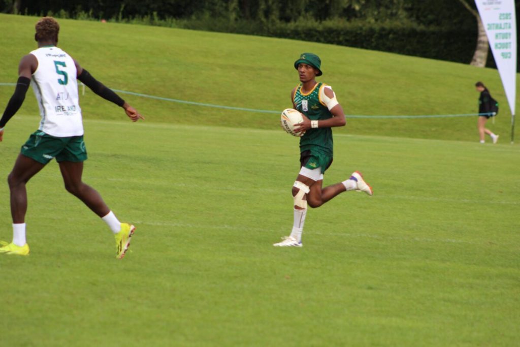SA-speler Ryan Ferus tydens wedstryd teen Ierland by Atlantic Youth Touch Cup.