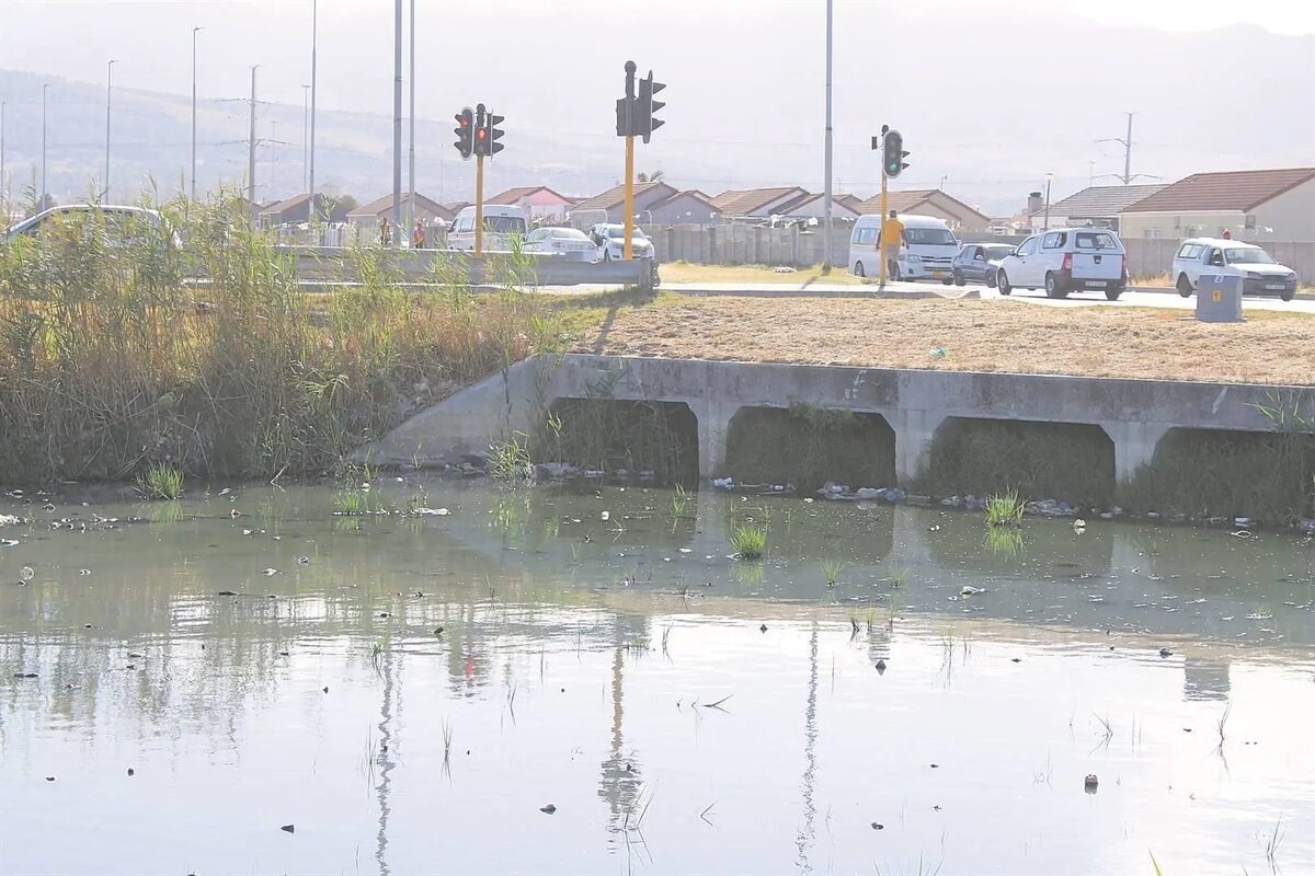 Soet River canal meeting chaos: Heated discussions over polluted waterway
