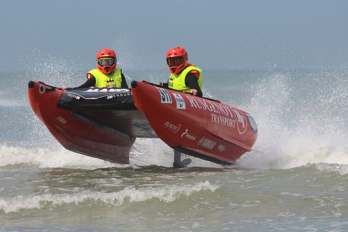 Team M11, consisting of Marc Gleed and Nico-Merwe le Roux, securing third place in the long-haul modified class.