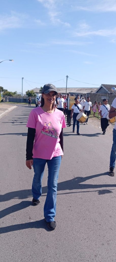 Adjudant-offisier Desiré Adendorf tydens kankerstaproete wat sy in Macassar georganiseer het