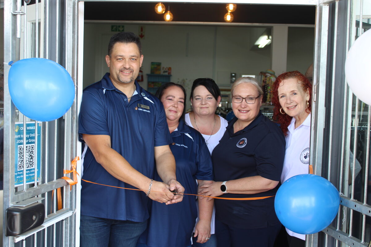 By die opening van die nuwe Ons Winkel in Somerset-Wes