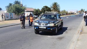 Beverly Hills-inwoners betoog en blokkeer Strand-paaie met bande