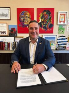 Cape Town mayor’s year-end message celebrates infrastructure progress and employment growth