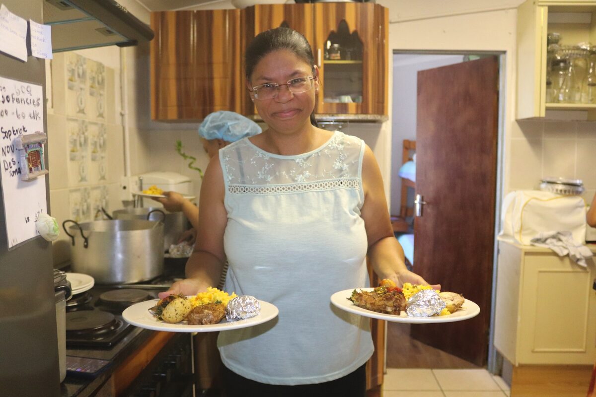 SA Society of Hope treats seniors to a hearty early Christmas lunch