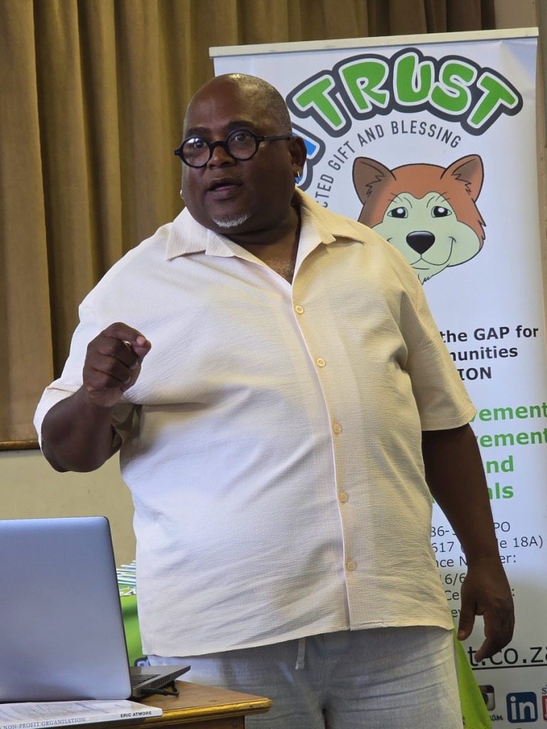 Sallvon Fransman giving presentation at NPO Day event