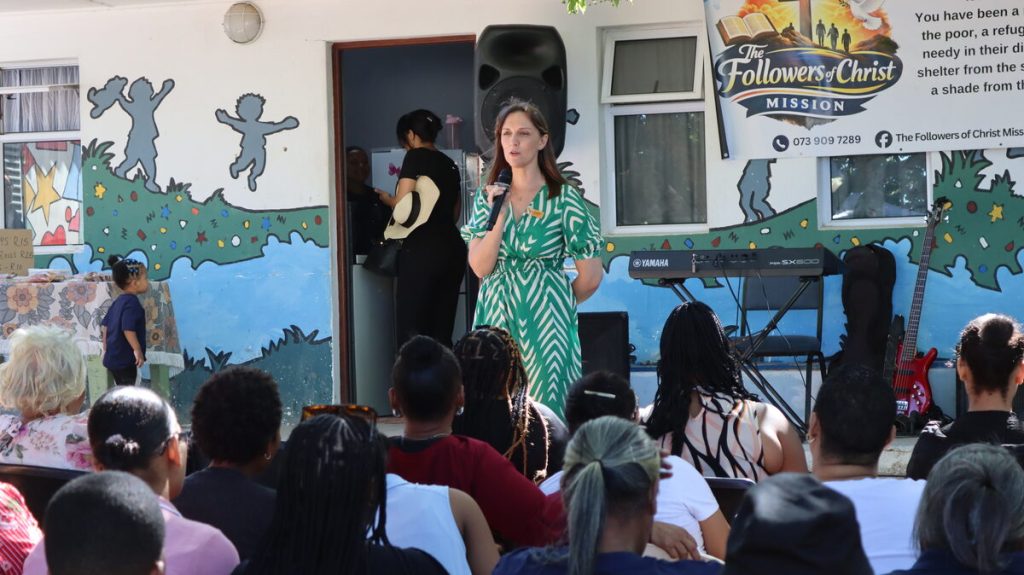 Jenny Caughlan van Wandisa bespreek adopsieinisiatiewe