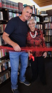 Sencit celebrates 50th birthday with new library donation