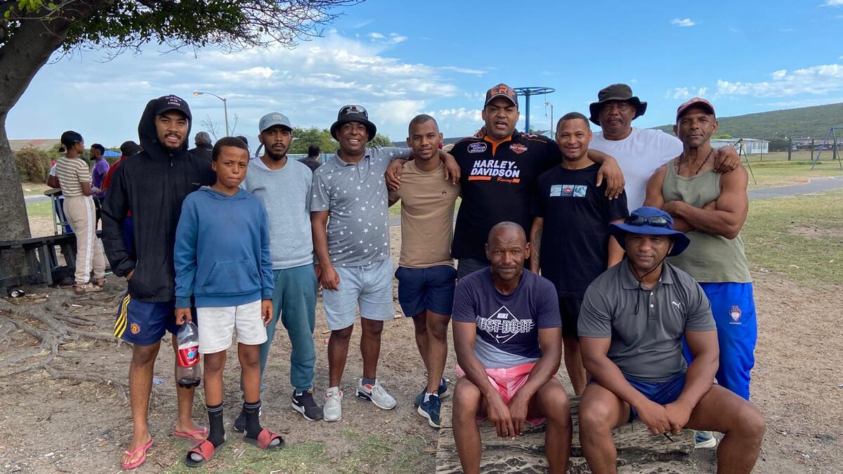 Macassar Premierliga Krieket, 'n sosiale straatkrieketliga wat op Sondae in Macassar plaasvind, het na die strate teruggekeer en bewys dit is 'n gewilde tydverdryf onder die plaaslike inwoners.