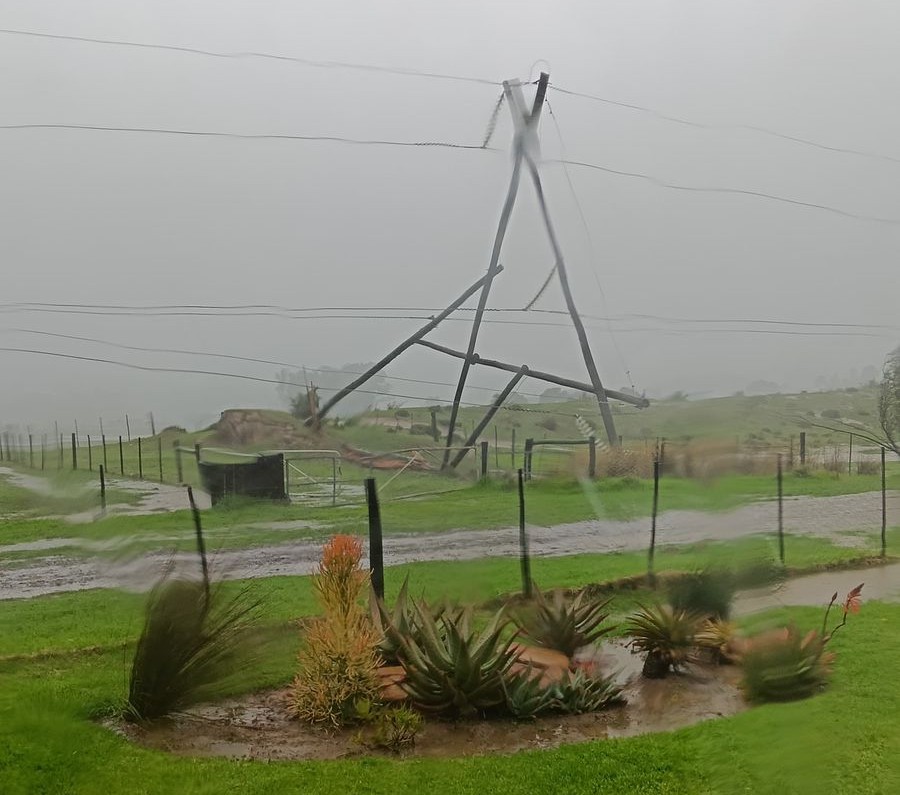 Severe storms have caused widespread power outages across parts of the Garden Route, with restoration delayed due to hazardous conditions. PHOTO: SUPPLIED