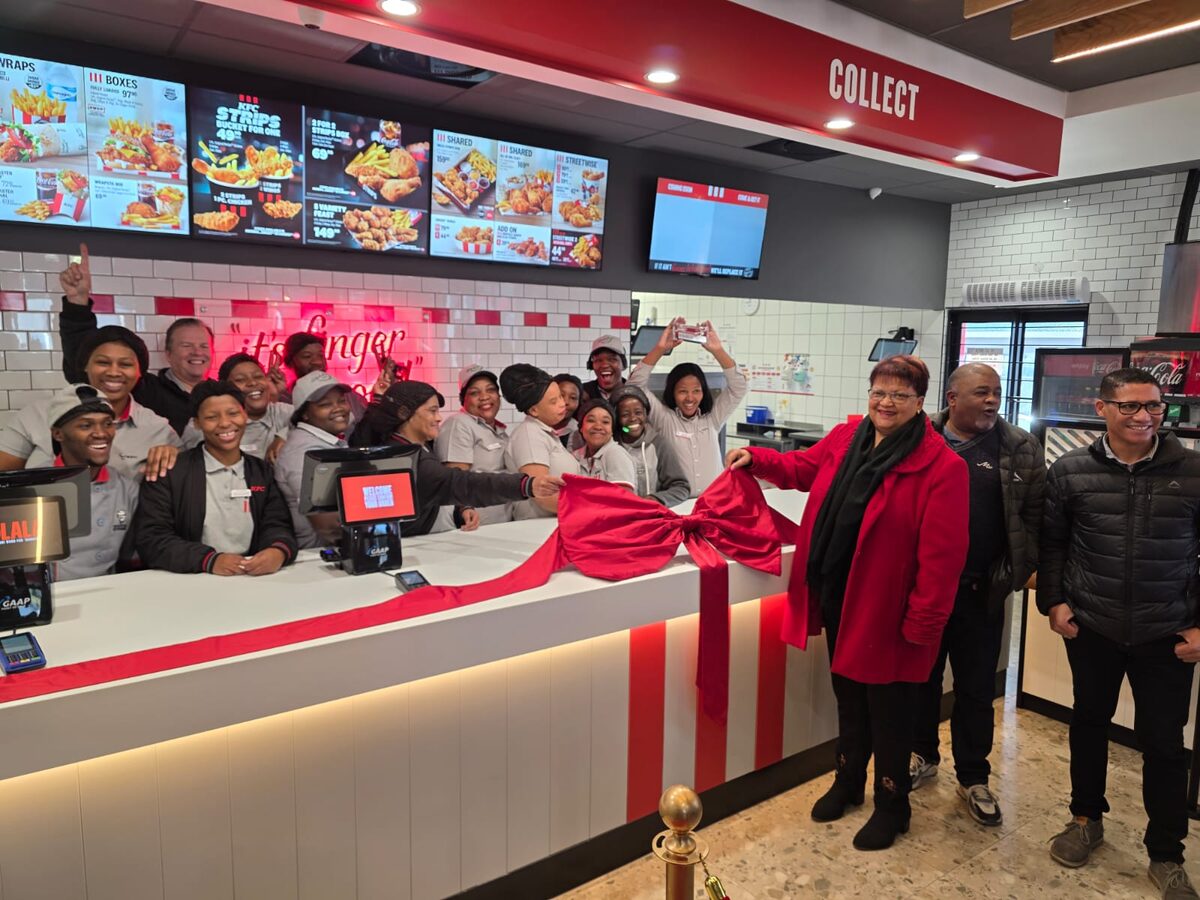 Fast-food drive-thru opened in Grabouw.