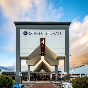 Mall stays open amid power outage due to infrastructure theft