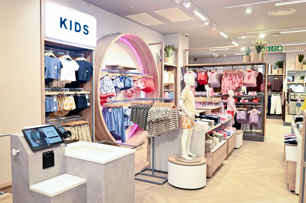 Uniq Clothing opens at Somerset Mall.