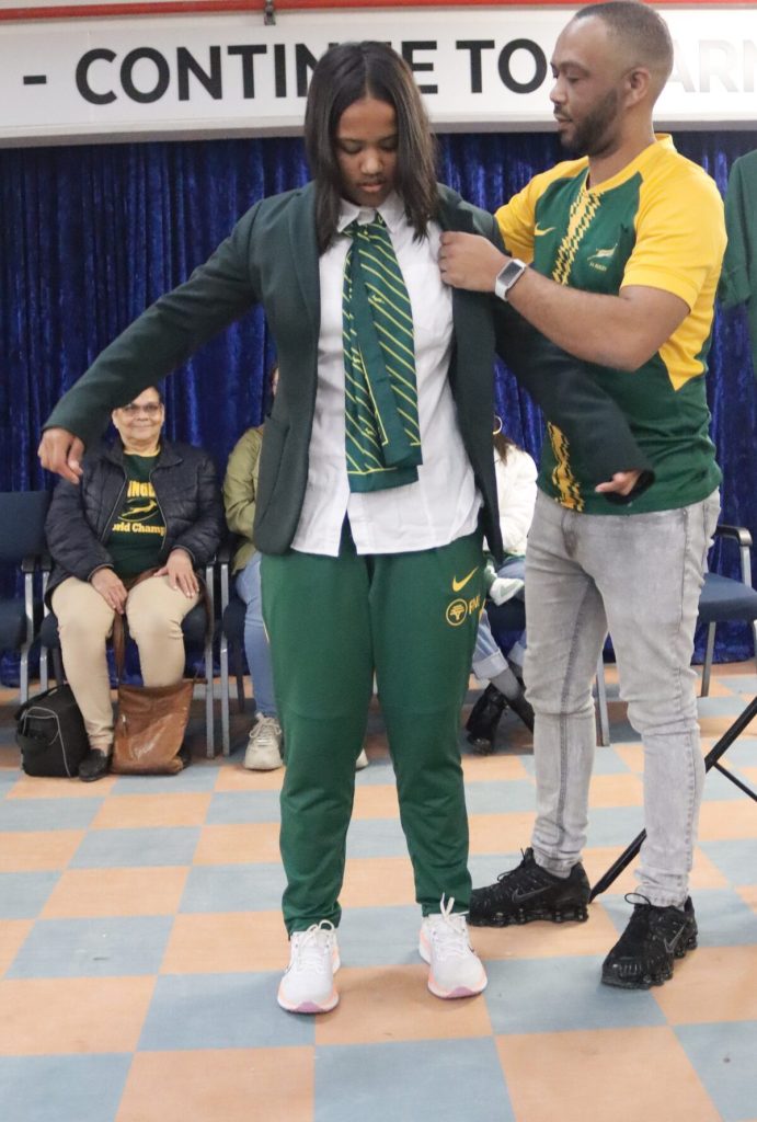 Ynell Kanka, Mia se trotse pa, help haar in die Springbok-baadjie