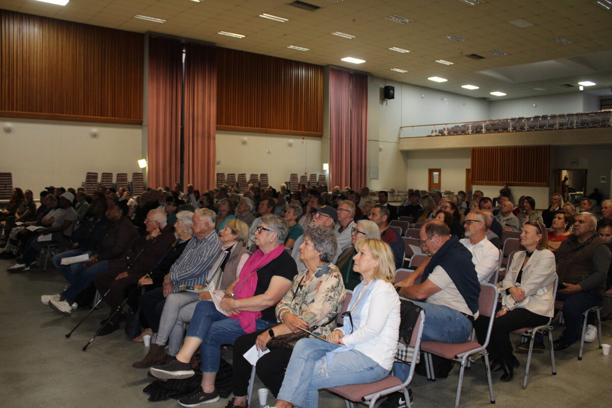 About 100 residents of Gordon's Bay attended the meeting.