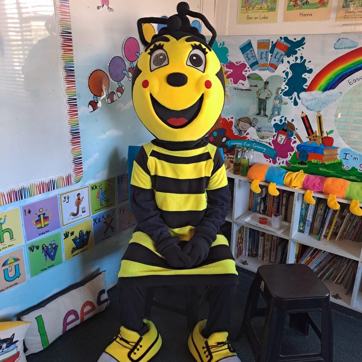 LiBee visits Easy2learnkids learners for the first time with mobile library service.